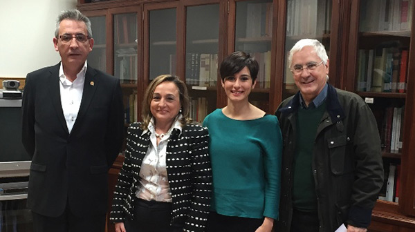 Fotografía de Martín, Rodríguez y Barreda con la presidenta de la Junta Electoral Provincial