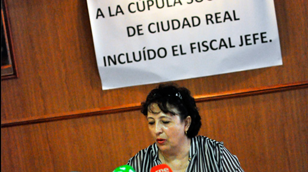 Fotografía de la comparecencia de prensa de Aurora Fernández