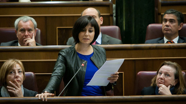 Fotografía de Isabel Rodríguez interviniendo en el Congreso de los Diputados